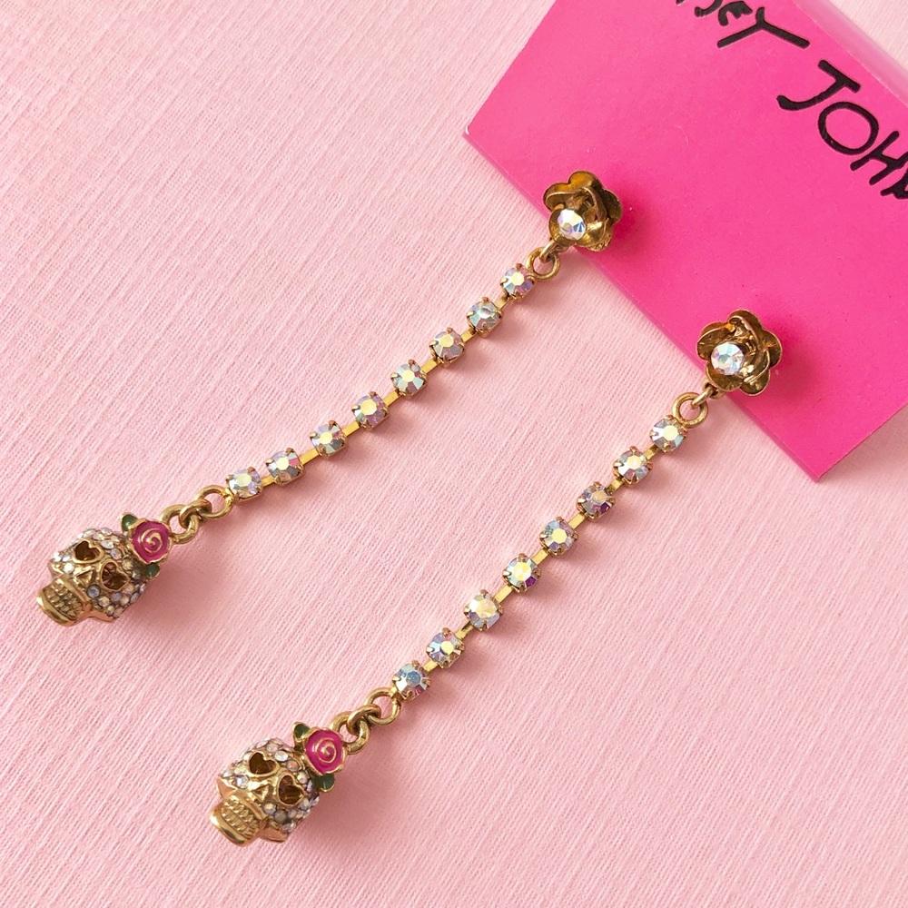 Betsey Johnson ‘Vampire Slayer’ Skull Earrings w/Tag HTF